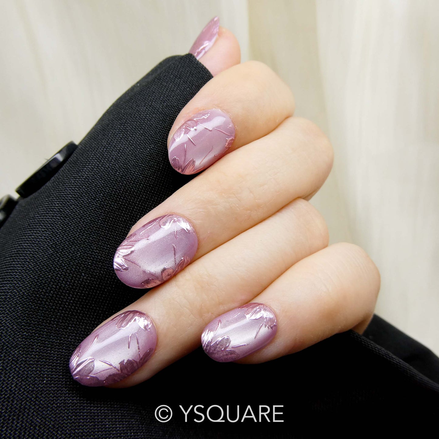 < Glycine >
