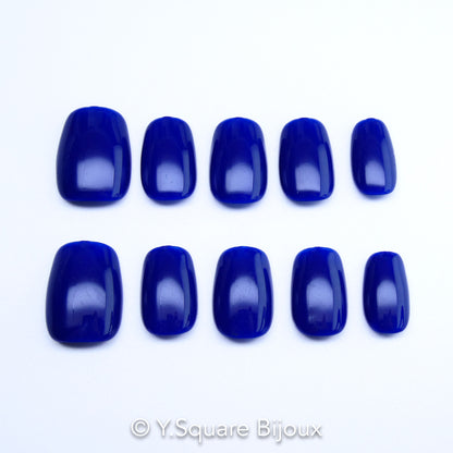 < Klein Blue >