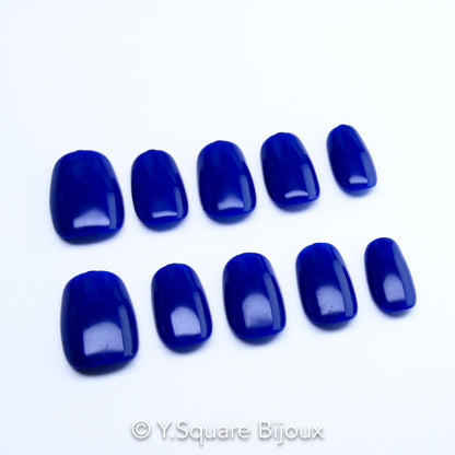 < Klein Blue >