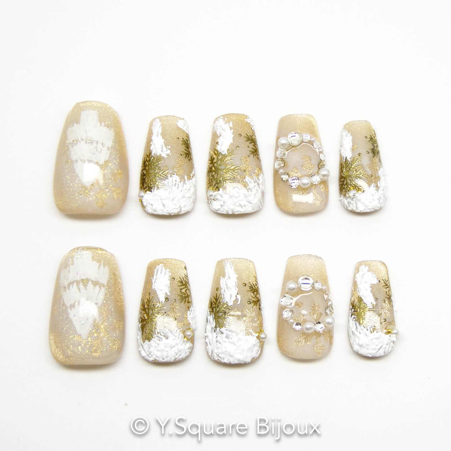 < Snow Globe >