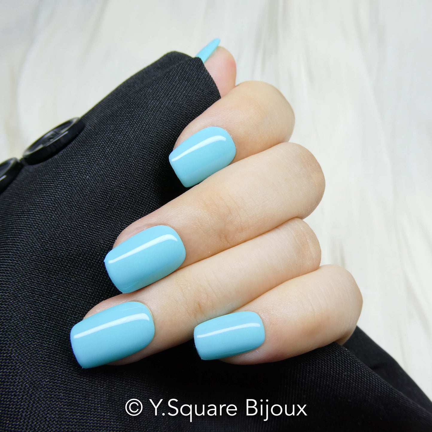 < Turquoise >