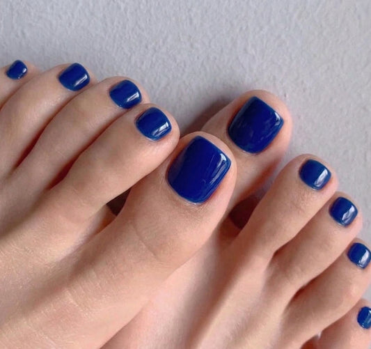 < Pédicure Milky > – Taille unique Press-on Nails Faits Main pour Pieds