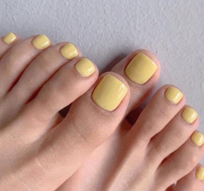< Pédicure Milky > – Taille unique Press-on Nails Faits Main pour Pieds